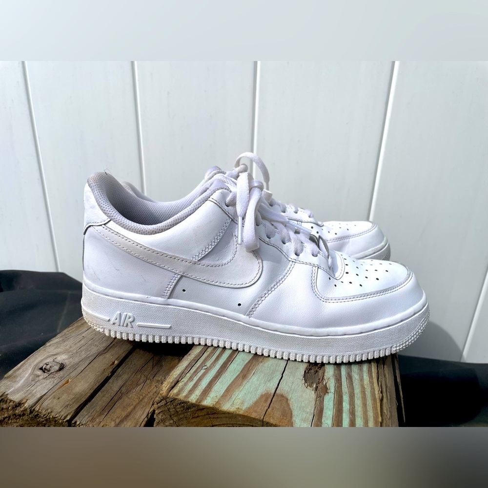 Women’s Nike, Air Force One, white sneakers size 9, (since 82)